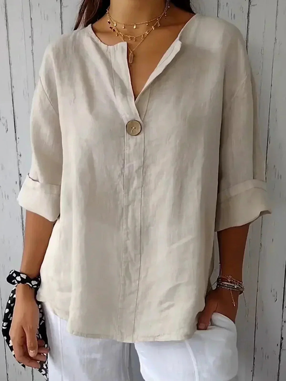 Luna | Effortless V-Neck Blouse