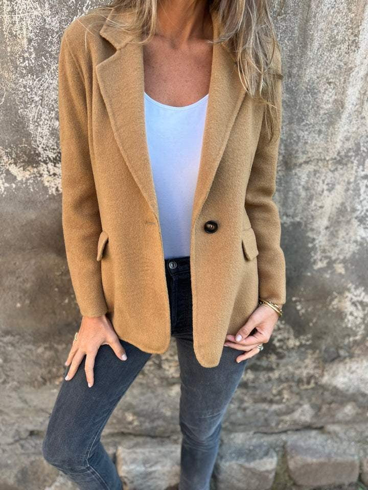 Kylie | Chic Camel Blazer