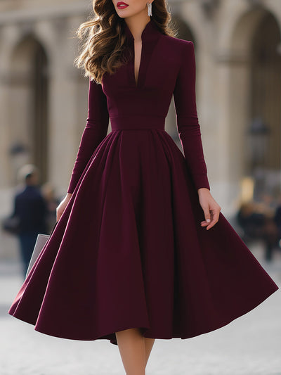 Jolie | Chic V-Neck Midi Dress