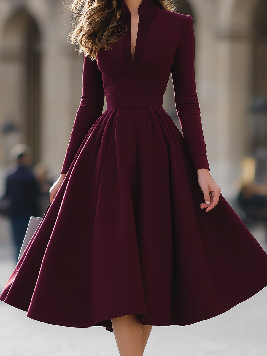 Jolie | Chic V-Neck Midi Dress