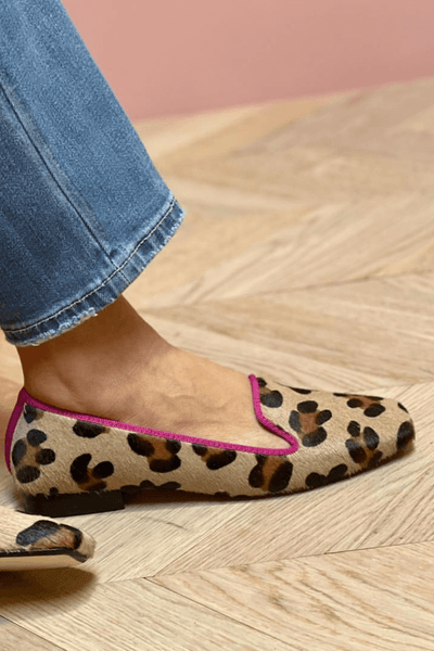 Zara | Chic Leopard Print Loafers