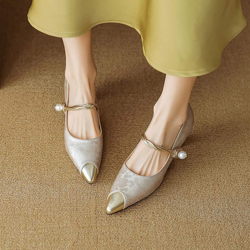 Savana | Chic Kitten Heels