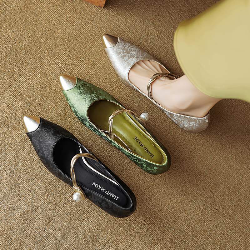 Savana | Chic Kitten Heels