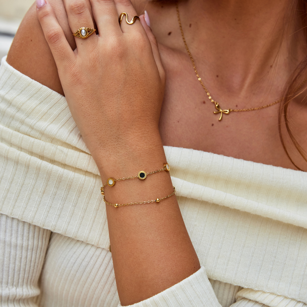 Onyxia | Chic Stone Bracelet