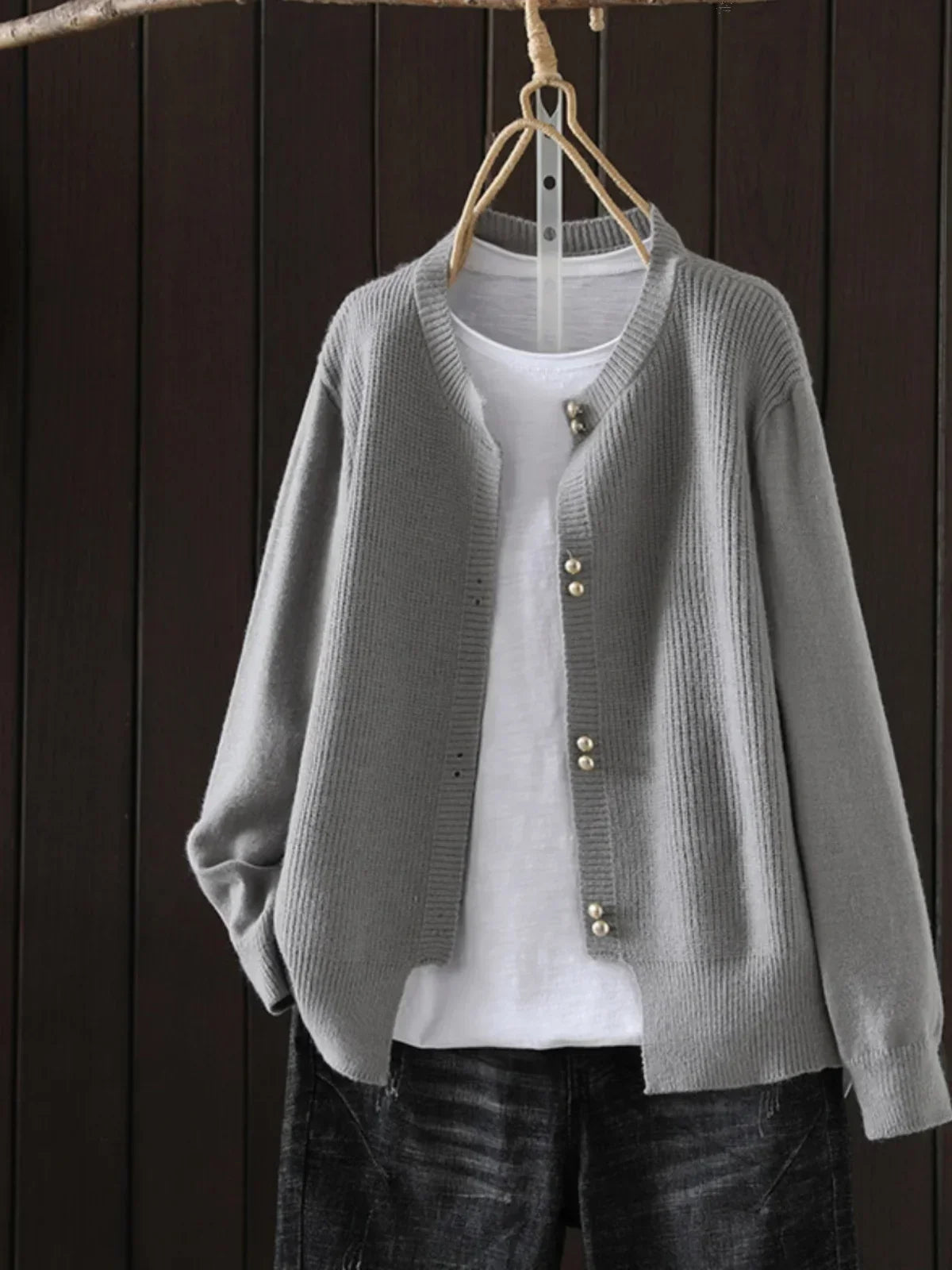 Mira | Chic Pearl-Button Cardigan