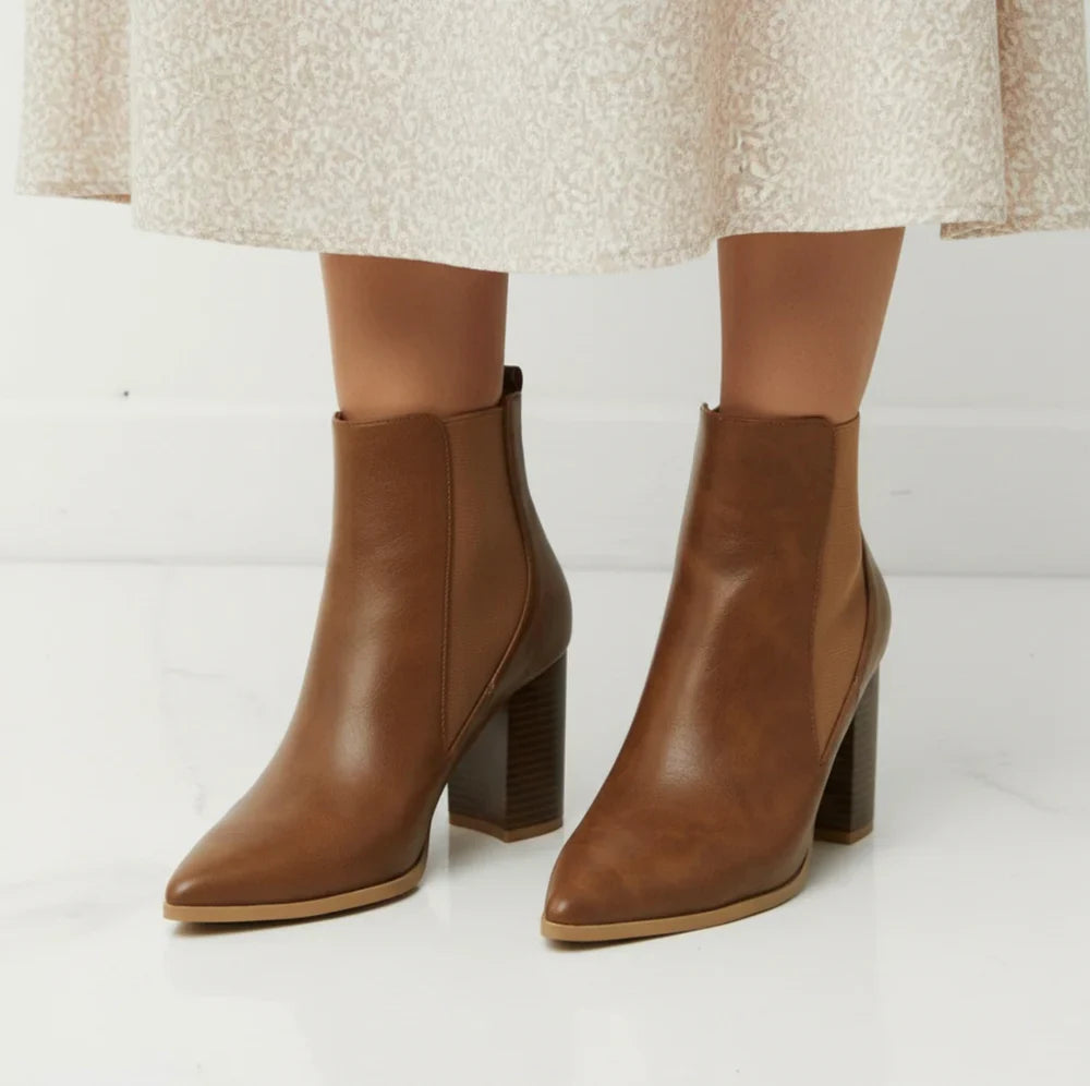 Juno | Chic Chelsea Boots