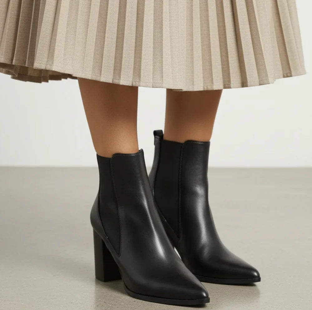 Juno | Chic Chelsea Boots