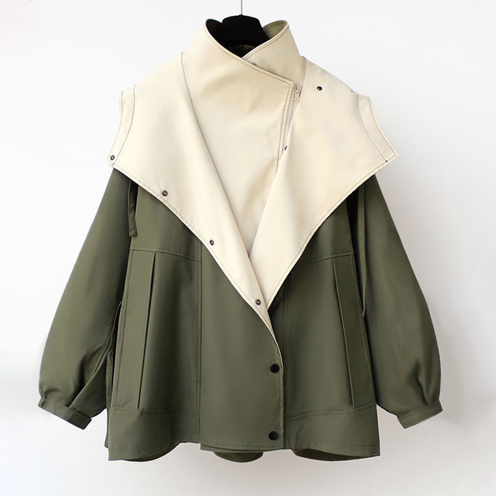Breezy | Chic Two-Tone Hooded Jacket
