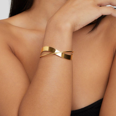 Elysian | Elegant Gold Bangle