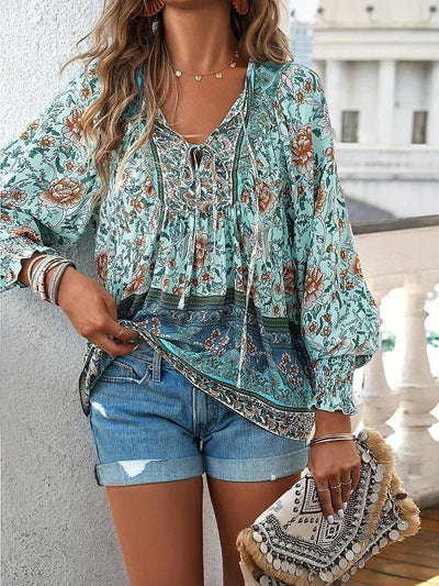 Lia | Chic Floral Blouse