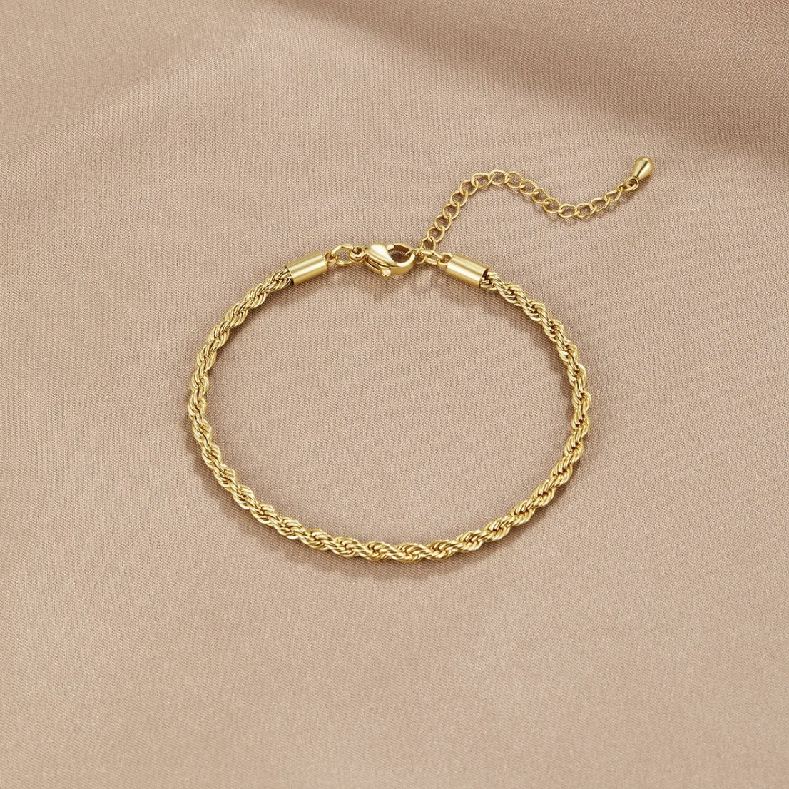 Twirl | Elegant Gold Twisted Bracelet