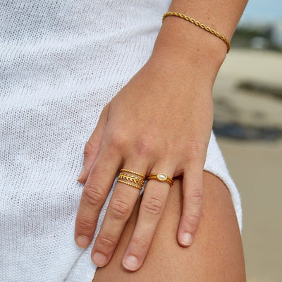 Twirl | Elegant Gold Twisted Bracelet