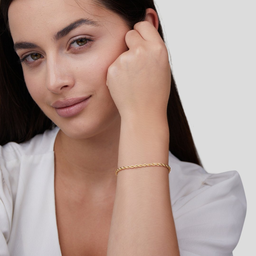 Twirl | Elegant Gold Twisted Bracelet